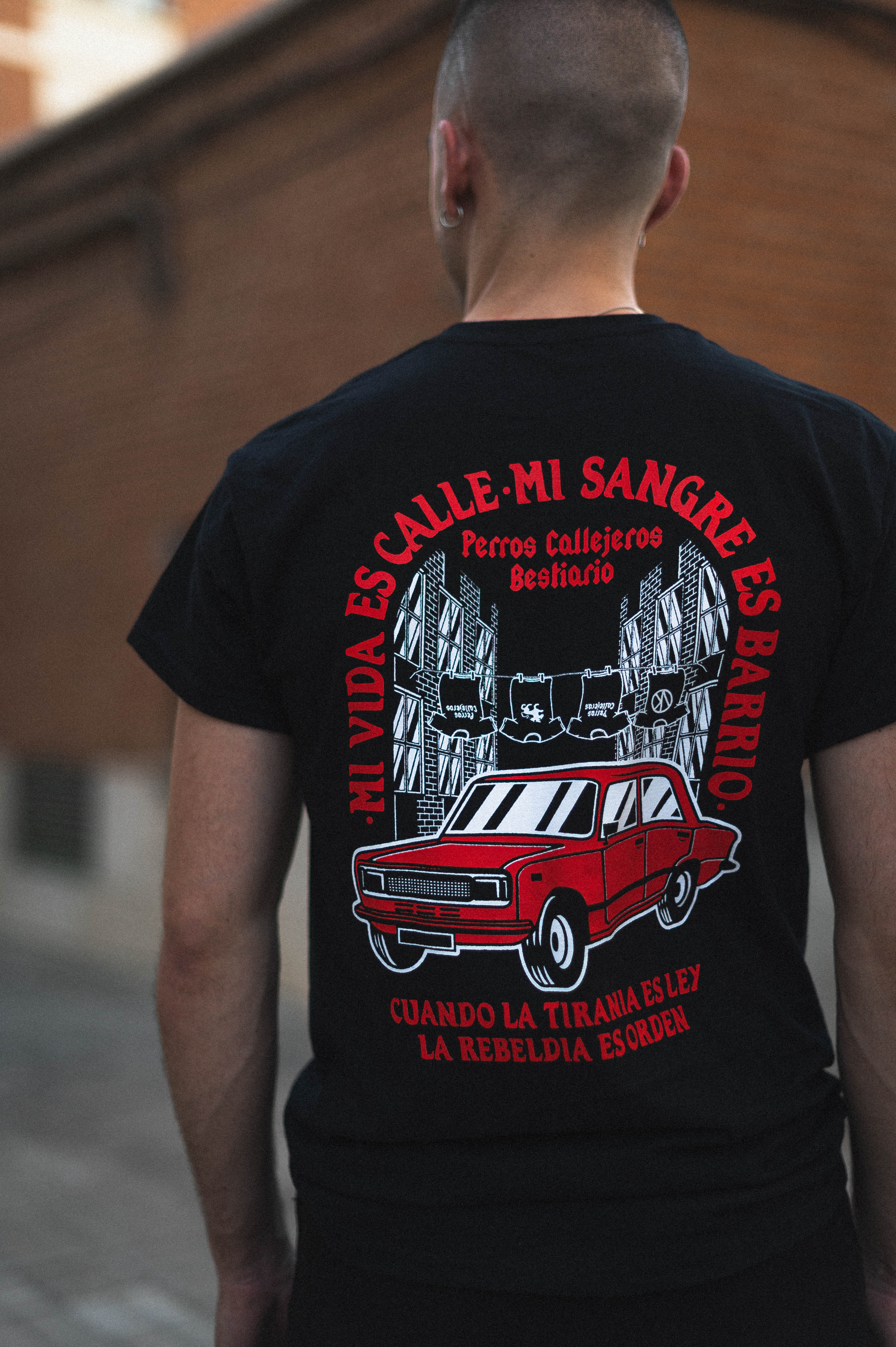 Camiseta Bestiario X Perros Callejeros - Image 3