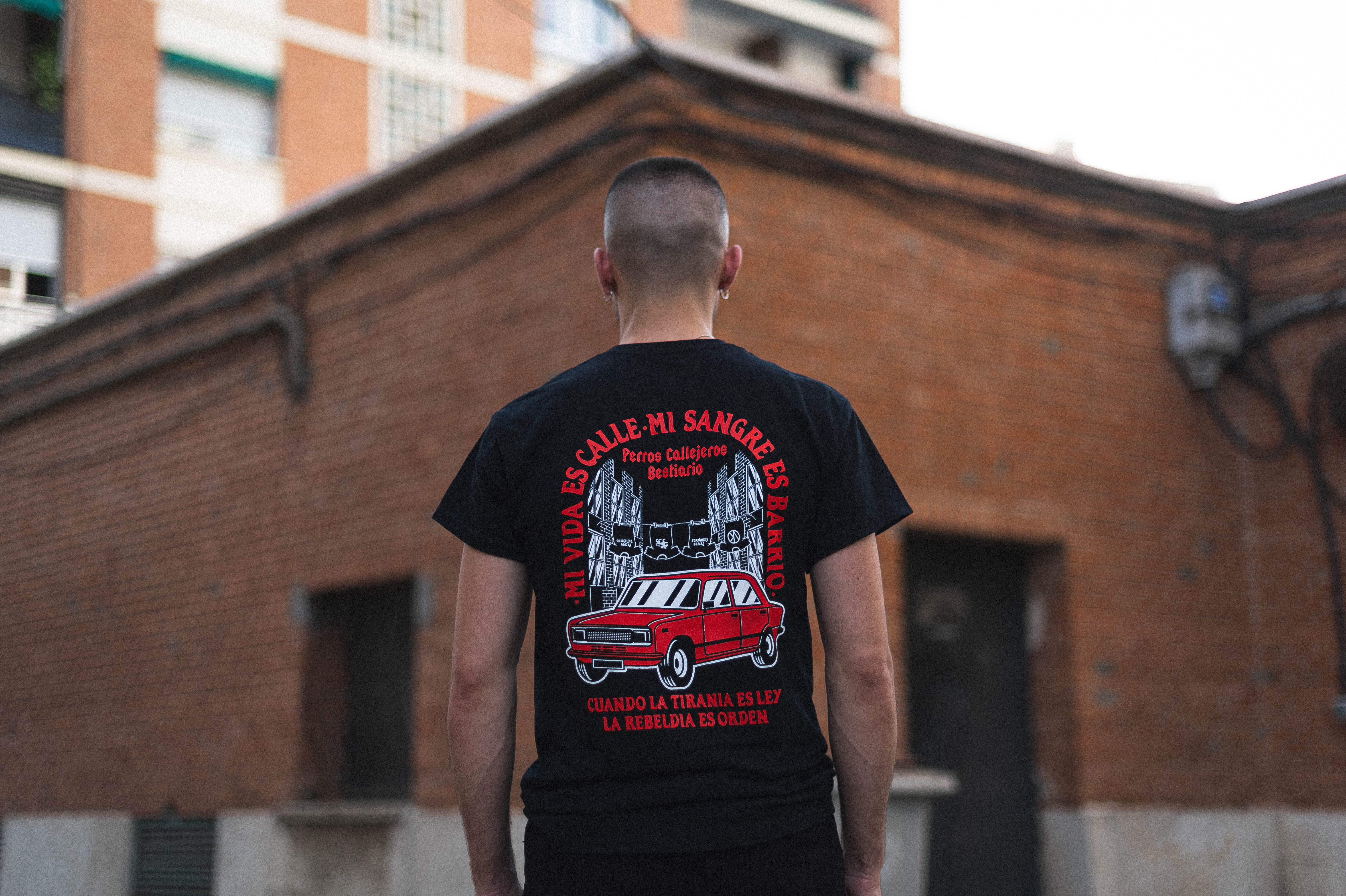 Camiseta Bestiario X Perros Callejeros - Image 7