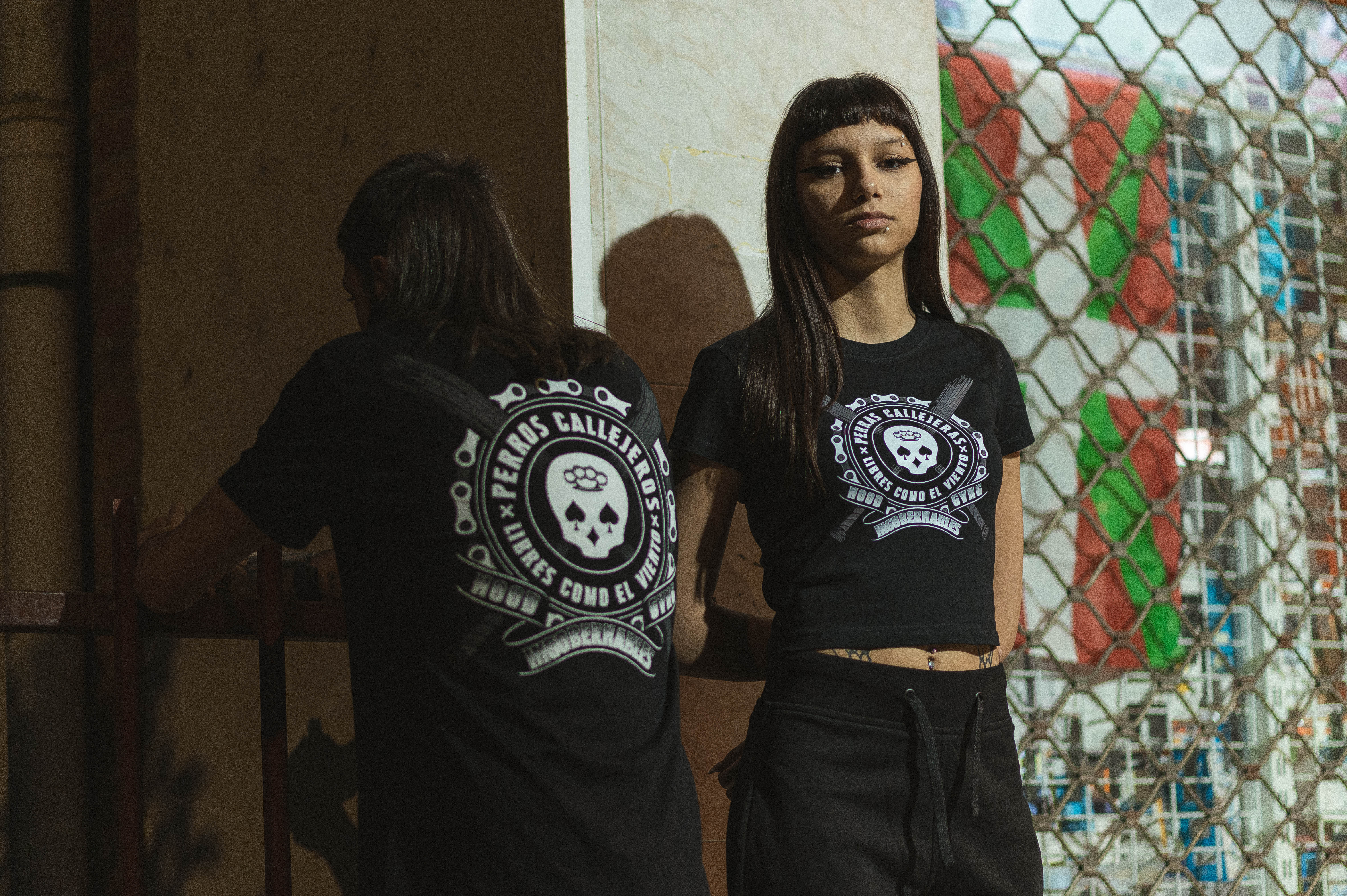 Camiseta Crop Hood Mujer - Image 5