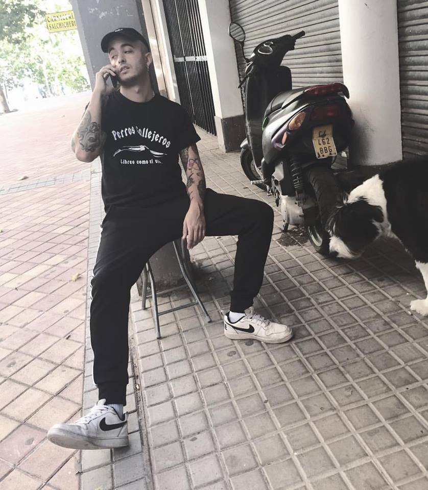 Camiseta Perros Callejeros Clásica - Image 4