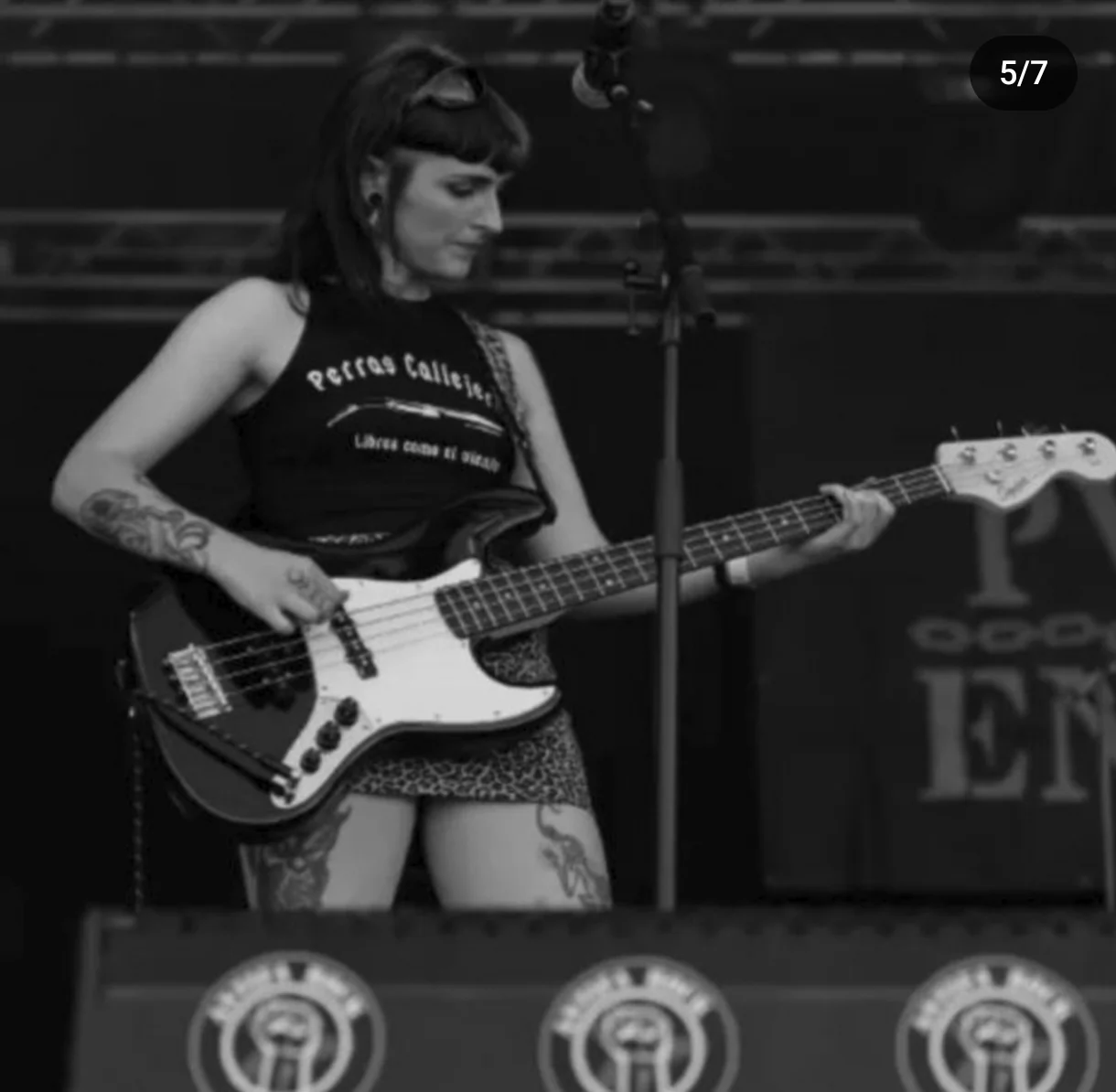 TOP NEGRO PERRAS CALLEJERAS - Image 6